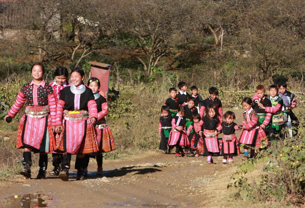 3-Day Sapa Trekking Tour: Y Linh Ho, Lao Chai, Ta Van, Ban Ho, Nam Tong, Thanh Phu & My Son